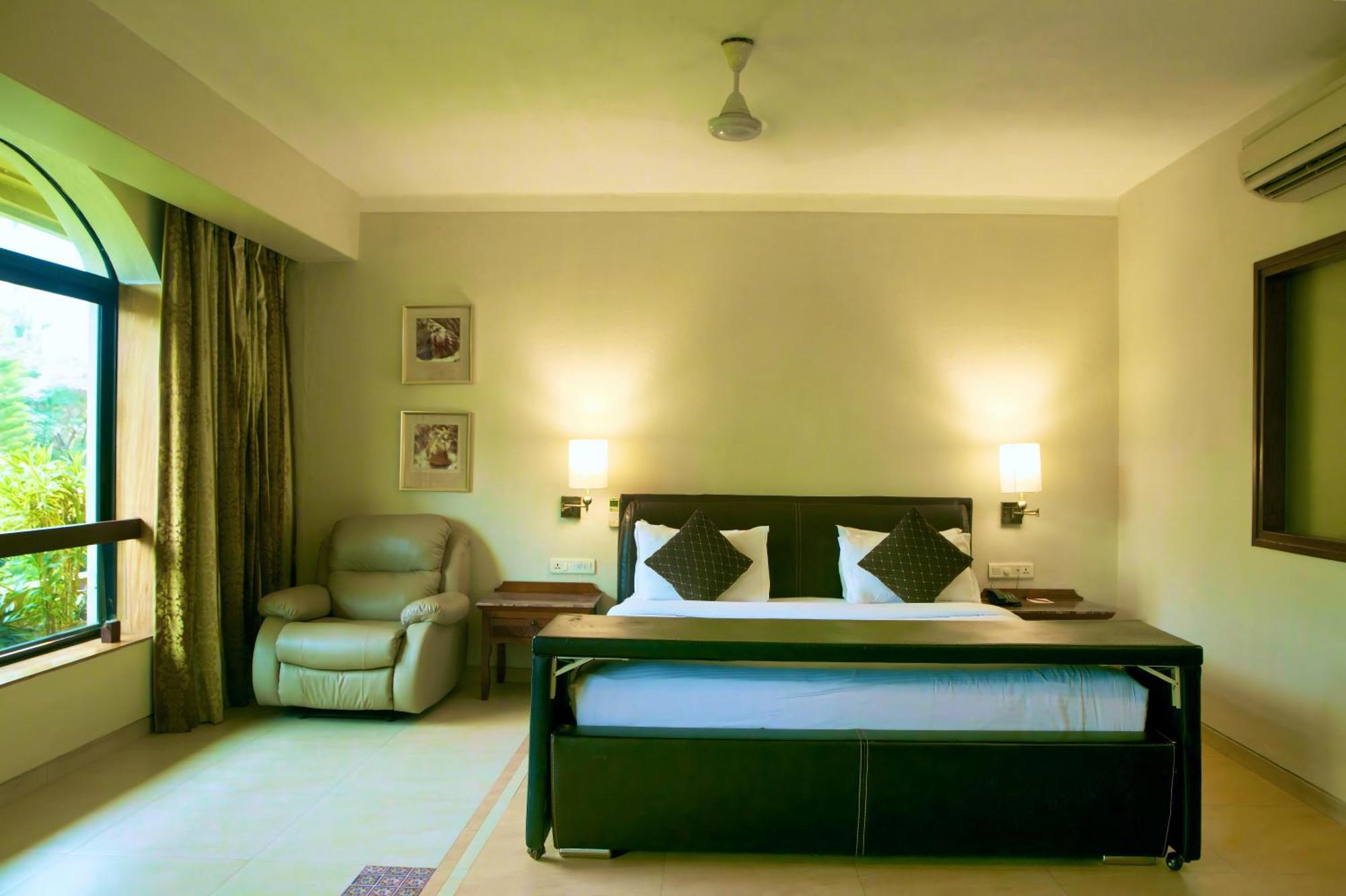 Neelam The Glitz Hotel Calangute Exterior photo